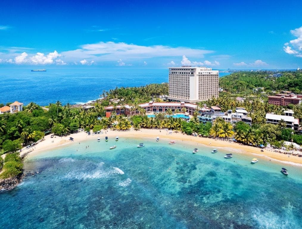 Araliya Beach Resort & Spa