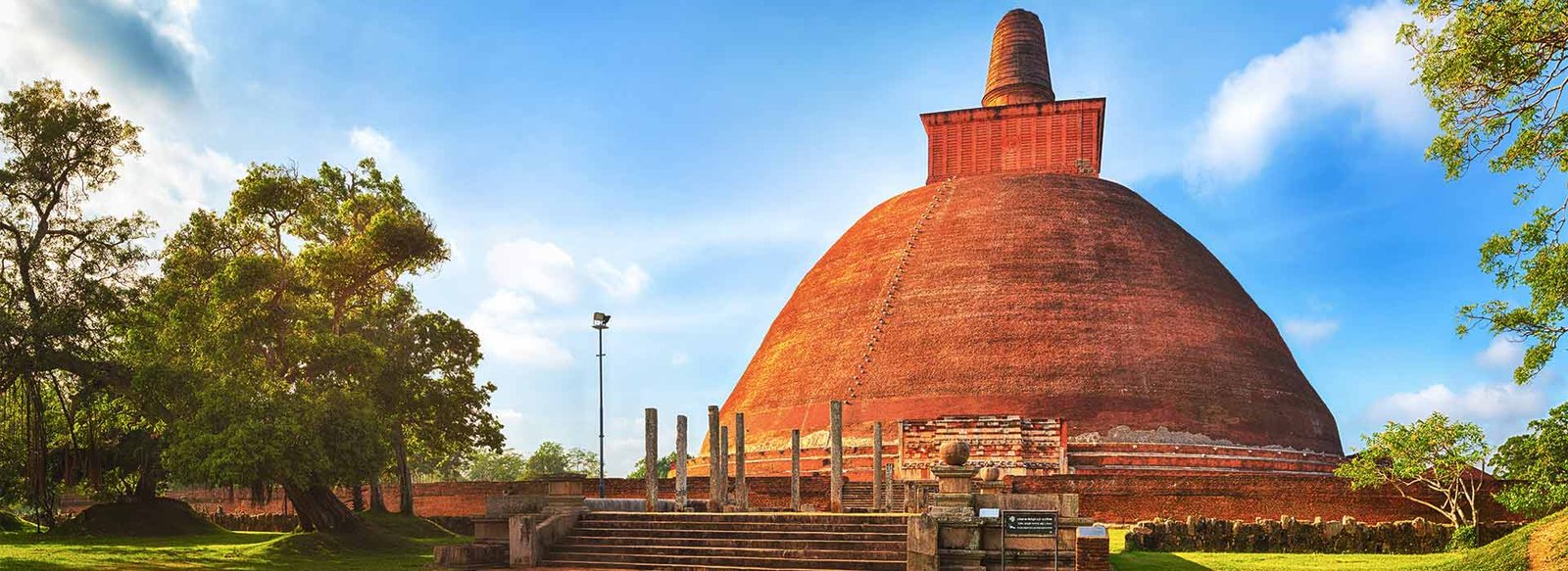 Echos der Vergangenheit: Anuradhapura und Polonnaruwa entdecken