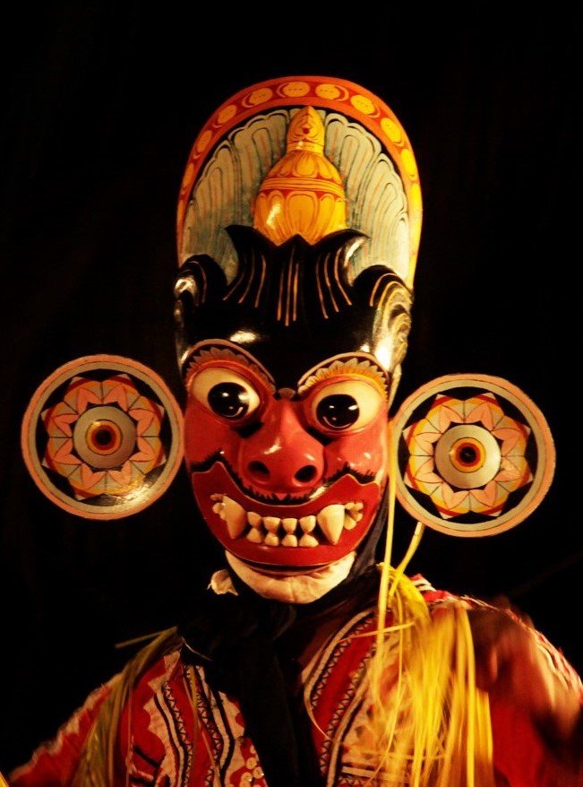 Die zeitlose Kunst der traditionellen Masken in Sri Lanka: Eine vollständige kulturelle und medizinische Reise